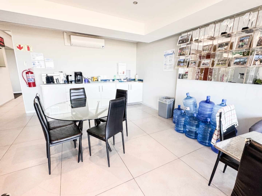 To Let Commercial Property for Rent in Plattekloof Western Cape